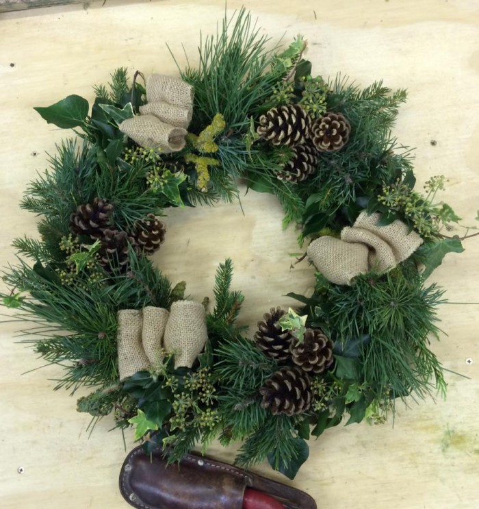 Au_Natural_Christmas_Wreath_www.DebbieCooke.com_With_Bows